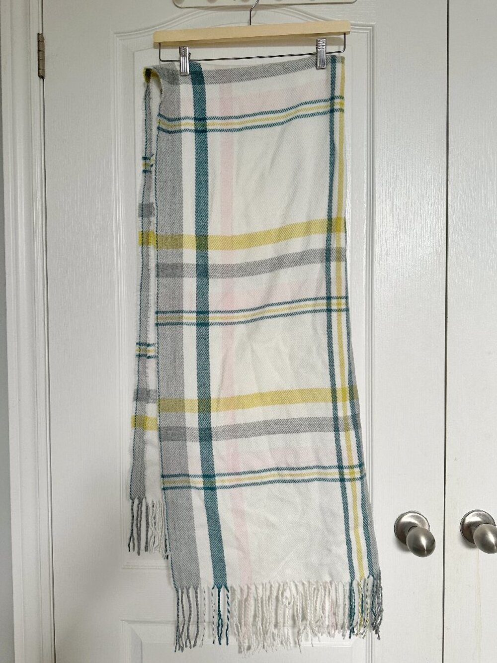 reitmans plaid winter scarf with fringe